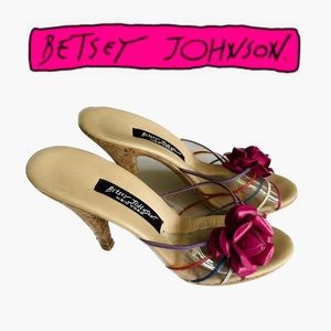 Vintage Betsey Johnson 💖 Cork Flower Heels Size 6
